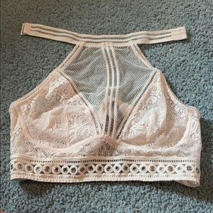 Women’s bra let